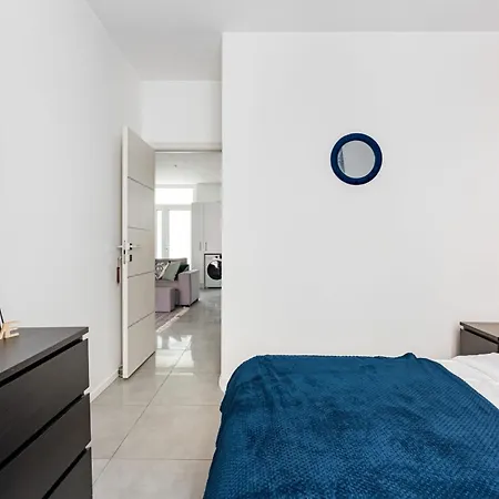 Beige Hospitalite - Frida Saint-Etienne (Loire)